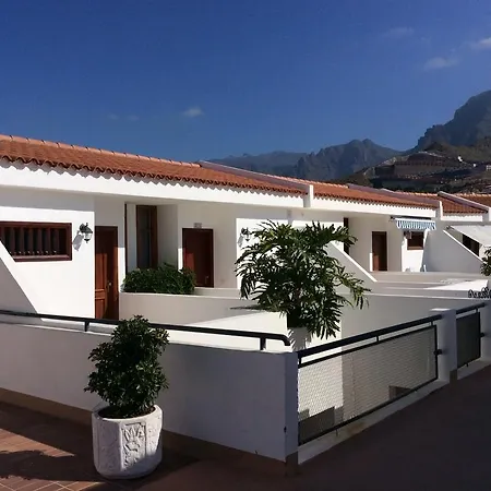 Malibu Park Apartment