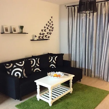 Apartment Malibu Park *